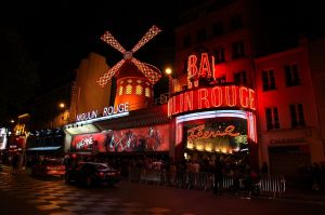 1280px-Moulin_Rouge,_Paris_April_2011