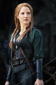 a-sneak-peek-at-the-gorgeous-costumes-in-the-huntsman-winters-war-1740031-1461183847_640x0c