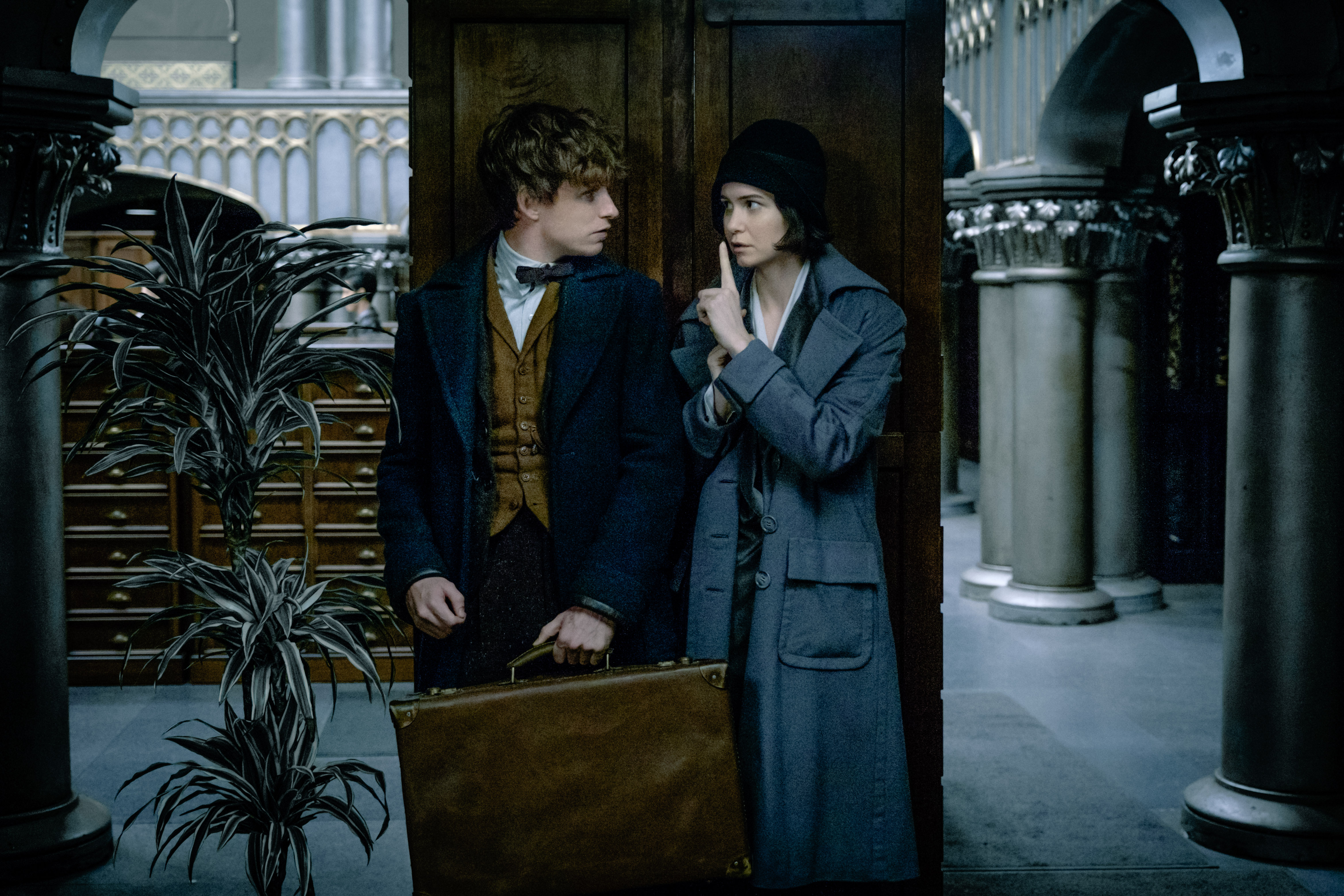 fantastic-beasts-redmayne-waterston.jpg