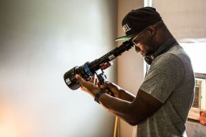 gallery-1477344433-barry-jenkins-01-david-bornfriend-courtesy-of-a24