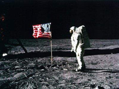 american-flag-moon