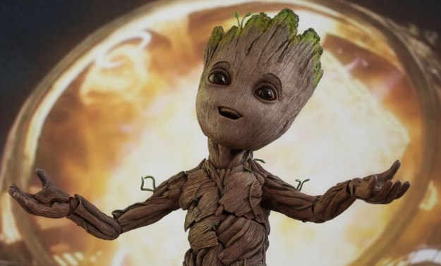 marvel-guardians-of-the-galaxy-groot-life-size-figure-hot-toys-feature-903025